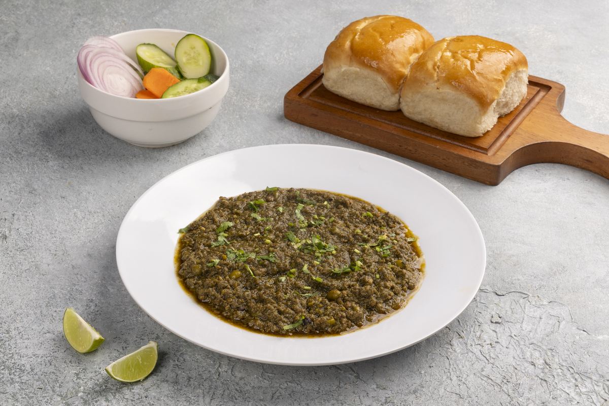 Keema Pav — Suleman Usman Mithaiwala